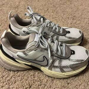 Nike V2K running shoe